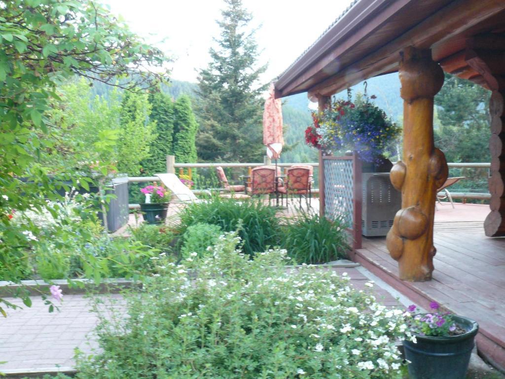 Hitching Post Resort Kelowna Ruang foto