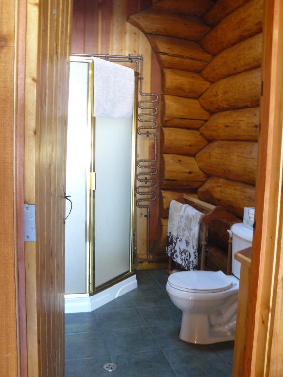 Hitching Post Resort Kelowna Ruang foto