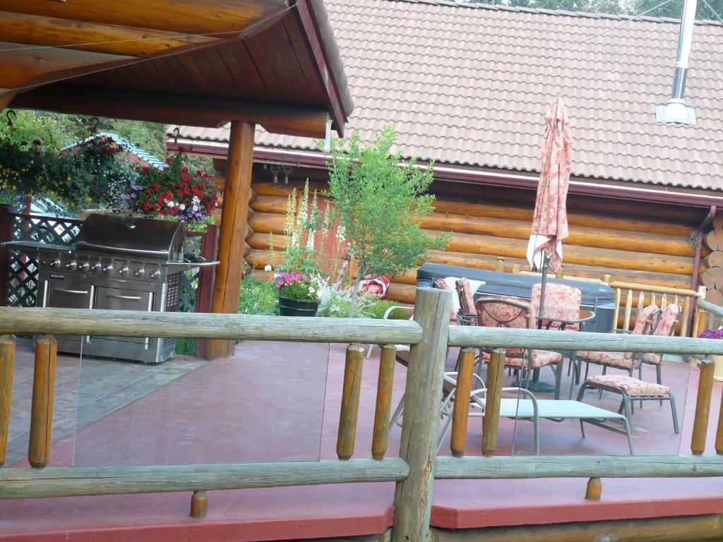 Hitching Post Resort Kelowna Ruang foto
