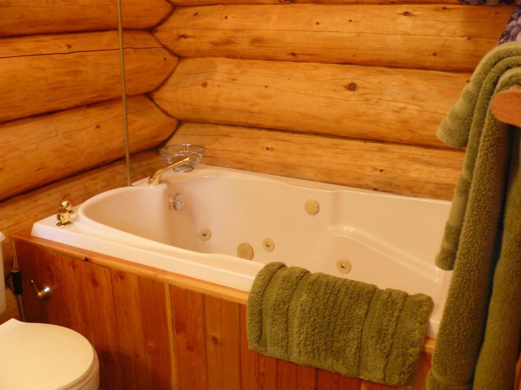 Hitching Post Resort Kelowna Ruang foto