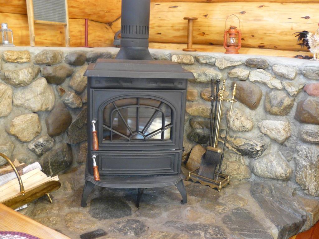 Hitching Post Resort Kelowna Bagian luar foto