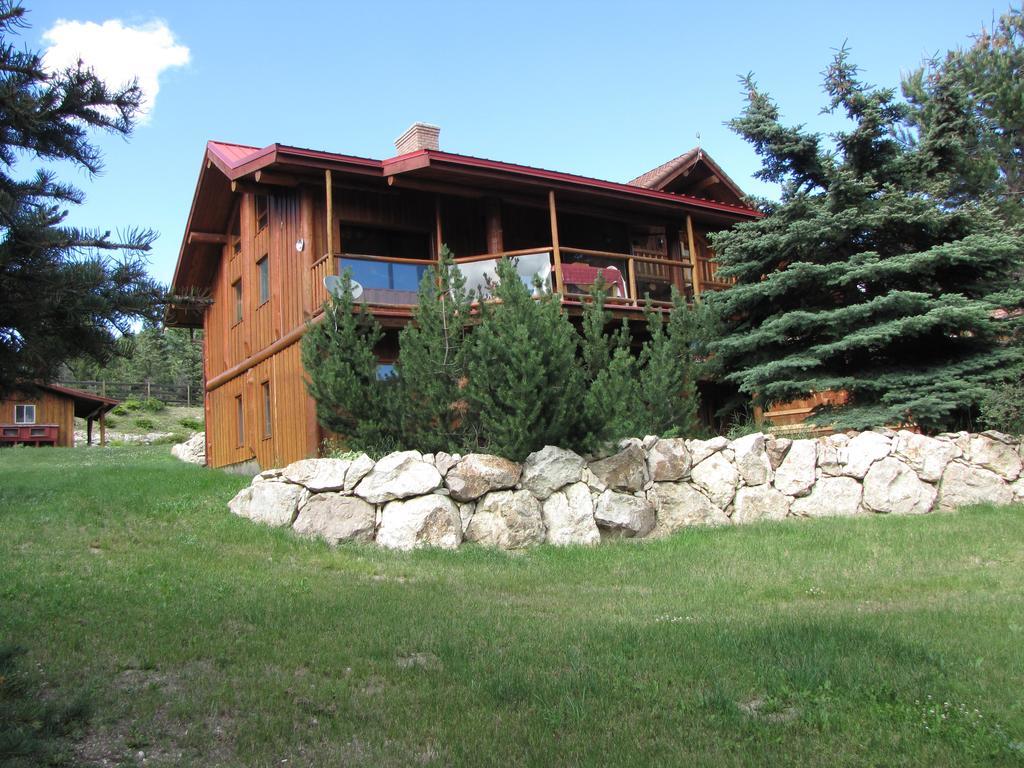 Hitching Post Resort Kelowna Bagian luar foto
